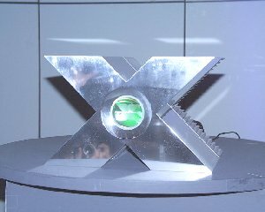 今回のプレゼンテーション用に用意された『X-Box』マシン。最終形状はこれとは異なる