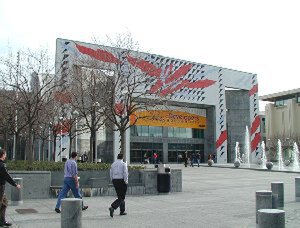 “Game Developers Conference 2000”が開かれたサンノゼの“San Jose Convention Center”。展示会は10日から開催した 