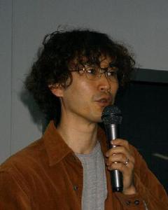 日本オンライン証券の経営戦略担当、臼田琢美氏。大阪の証券会社に勤務していた'96年に“かぶこ～ネット”をスタートさせた。その後、転職を経て、'99年に日本オンライン証券の設立に携わることに