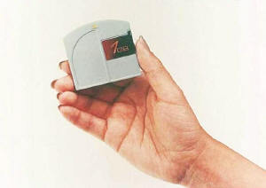 シャープとソニーが開発した小型高密度光磁気ディスク 