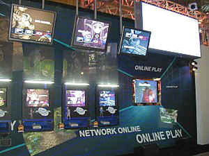 2000年中に発売予定のDCのRPGゲーム『ファンタシースターオンライン』(価格未定)。1～4人でプレイ可能。インターネットを介して、世界の人々とプレイできるという 