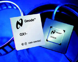 『Geode GX1プロセッサ』(左)と周辺チップ『Geode CS5530』(右) 