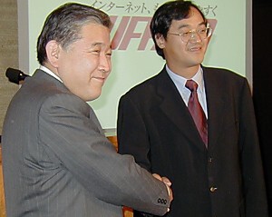 メルコの牧社長と、ASKEYの社長兼CEOである林成貴(Robert Lin)氏(左から)