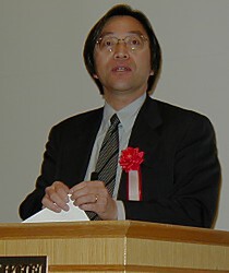 多摩大学経営情報学部教授の田坂広志氏。(株)東洋経済新報社から講演のタイトルと同名の書籍を出している 