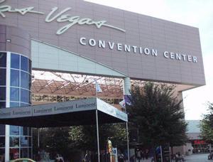 NetWorld+Interop 2000が開催されているLas Vegas Convention Centerの外観、同会場はヒルトンホテルにつながっている