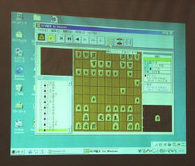 専用ソフトを使っての将棋ゲームのネットワーク対戦の様子