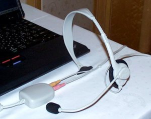 USBアダプター付きのヘッドセット型マイクロフォン