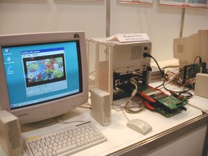 富士通はWindows CE 3.0上でMPEG-4のソフトウェアエンコーダーを動作させるデモを行なった 
