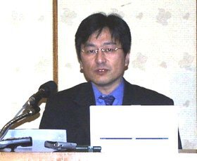 ブリンク・ドットコム(株)の社長に就任した柴田氏、「コミュニティの“総意”に基づく関連情報を提示する」と、関連検索機能の内容を説明