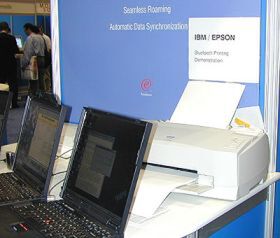 “The Future Technology of e-Business”パビリオンに展示されていた、Bluetoothインターフェースを持つエプソンのプリンタ