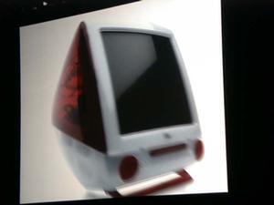 iMac DVはiMovieの楽しさを1000ドル以下(999ドル)で体験できるようにしたモデル。ただし、従来のiMac DVと違いDVD-ROMドライブなどは搭載されていないので注意。インディゴに加えて鮮やかな赤色、“ルビー”のモデルも用意されている