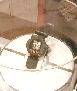 ポケモングッズは大量に展示された。これは実際にラジオが聴けて、時計やスケジューラ、タイマー機能などを内蔵する『ポケギア』も今年後半に登場出るぞ