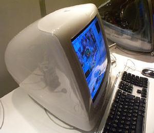 清潔感漂う真っ白いSnowは最上機種、iMac DV Special Editionのみ