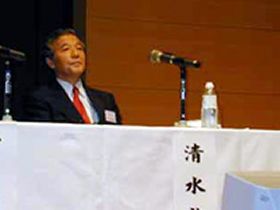 慶應義塾大学では知的財産概論の講座も担当する清水氏
