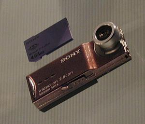 メモリースティックDuo対応の超小型デジタルカメラ