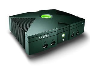 Xbox筐体の前面中央にあるのがディスク取り出しボタン(上)と、電源ボタン(下)
