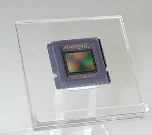 FinePix6800Zに搭載される330万画素のスーパーCCDハニカム