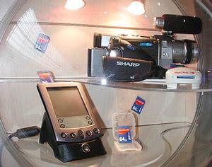 『Palm m505』と松下電器のDVカメラ