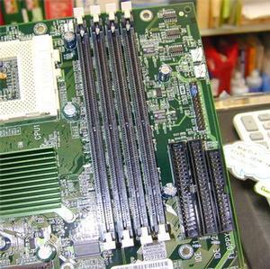 SDRAM用DIMMスロット