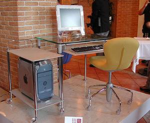 Mシリーズのパソコンテーブル