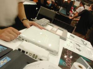 Mac用ポートレプリケーターとして人気があったBookendzシリーズが復活した