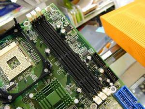 SDRAM用DIMMスロット