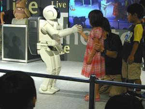 ASIMOと握手