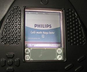 日本フィリップスの高輝度フロントライト付き液晶ディスプレーパネル。320×320ピクセルで、次世代Palm OSフォーマット対応としている。ただし展示ではWindows CEで表示を行なっていたようだ