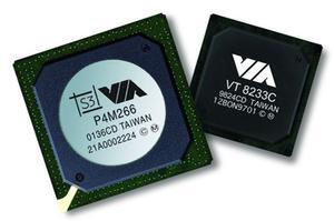『VIA ProSavageDDR P4M266』と『VT8233C』