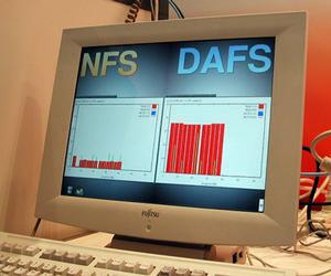 (株)富士通プライムソフトテクノロジは、現在IETF(Internet Enginieering Task Force)で標準化が進められているDAFS(Direct Access File System)プロトコルに対応したファイル共用システムを展示