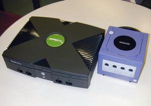 Ascii Jp Xboxがやって来た その2 Xboxと各ゲーム機徹底比較 大きさだけ Xboxはゲームキューブ4個分