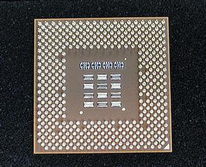 低消費電力版AMD Athlon XPプロセッサの裏面