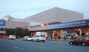 2002 CESはこのLas Vegas Convention Center(LVCC)のほか、LVCCに隣接するLas Vegas Hiltonと、近くのRiviera Hotel、少し離れたAlexis Park Hotelの4つの会場で開かれる