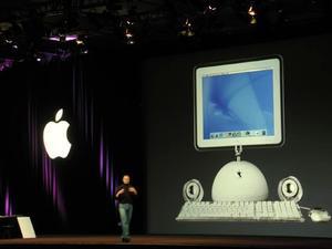 新型iMacではキーボードやマウスの色も刷新された