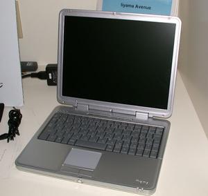 2001年11月に(株)イーヤマが発表し、2月に発売予定のTM5800搭載ノートパソコン『Avenue』