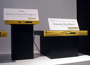 (株)シマンテックは、ファイアーウォール/VPNアプライアンス『VelociRaptor(ベロシラプター)』に、より小規模な事務所向けの製品を参考出品した。発売時期や価格は未定