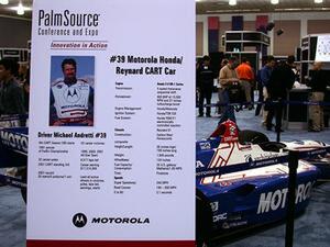 米モトローラ社が展示していたレーシングカー(CART Car)。一応スポンサーなので宣伝用に展示してたみたい