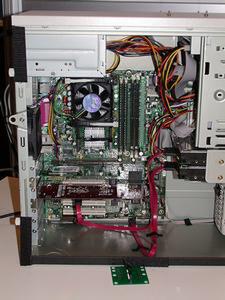シリアルATAのデモコーナーにこっそりと置かれていた次期Pentium 4用チップセット“Granite Bay”採用のマザーボード。現在の850の後継とされるチップセットでUSB 2.0に対応する予定