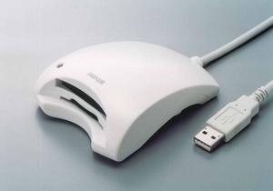 『マクセル USBマルチリーダライタ UA7』