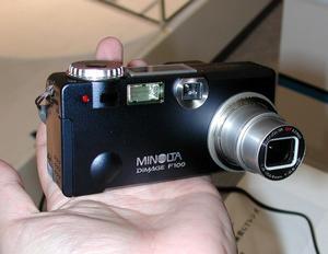 スティックタイプコンパクトデジタルカメラ『DIMAGE F100』
