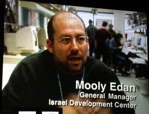 Banias開発チームのリーダー、ムーリー・エデン(Mooly Eden)氏。彼らはイスラエルで開発を行なっている