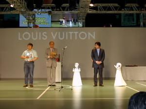 最優秀ロボットには“ルイヴィトンカップ”が授与