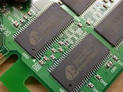 Etrontec製SDRAM 64Mメモリ