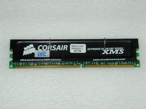 PC3200(DDR400)CL=2.5スペックをうたう512MBのメモリ