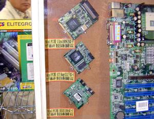 Mini PCIカード展示中