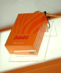 『ZebOS』オリジナル塗装の『OpenBlocks』