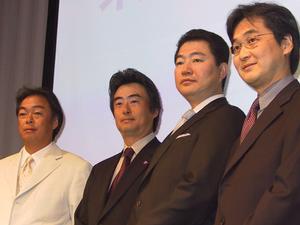 左から、ソニー・コンピュータエンタテインメントの佐伯氏、インテルの吉田氏、スクウェア・エニックスの和田氏、NTTドコモの夏野氏