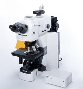 『DS-5Mc』を研究用正立顕微鏡『ECLIPSE 80i』に装着した様子