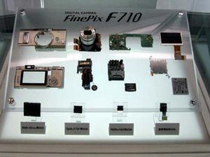 FinePix F710の分解モデル