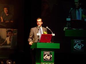 旧DECでAlphaを設計し、AMDではAthlonを設計した伝説のアーキテクトのダーク・メイヤー(Dirk Meyer)副社長も登場。